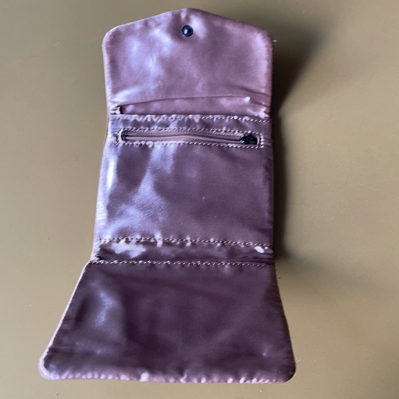 Jewellery roll holder - Picture 2 of 2